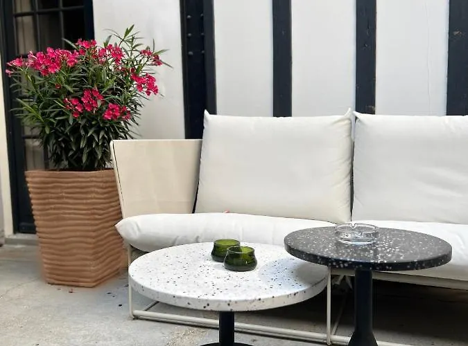 Ξενοδοχείο Des Beaux Arts 2*