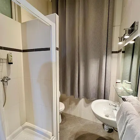 Hotell Des Beaux Arts 2*