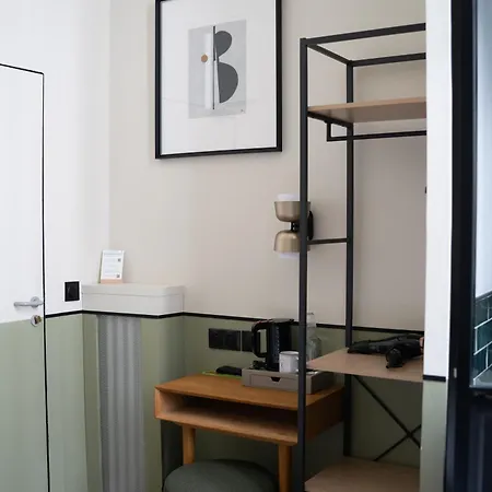 Hotel Des Beaux Arts 2*